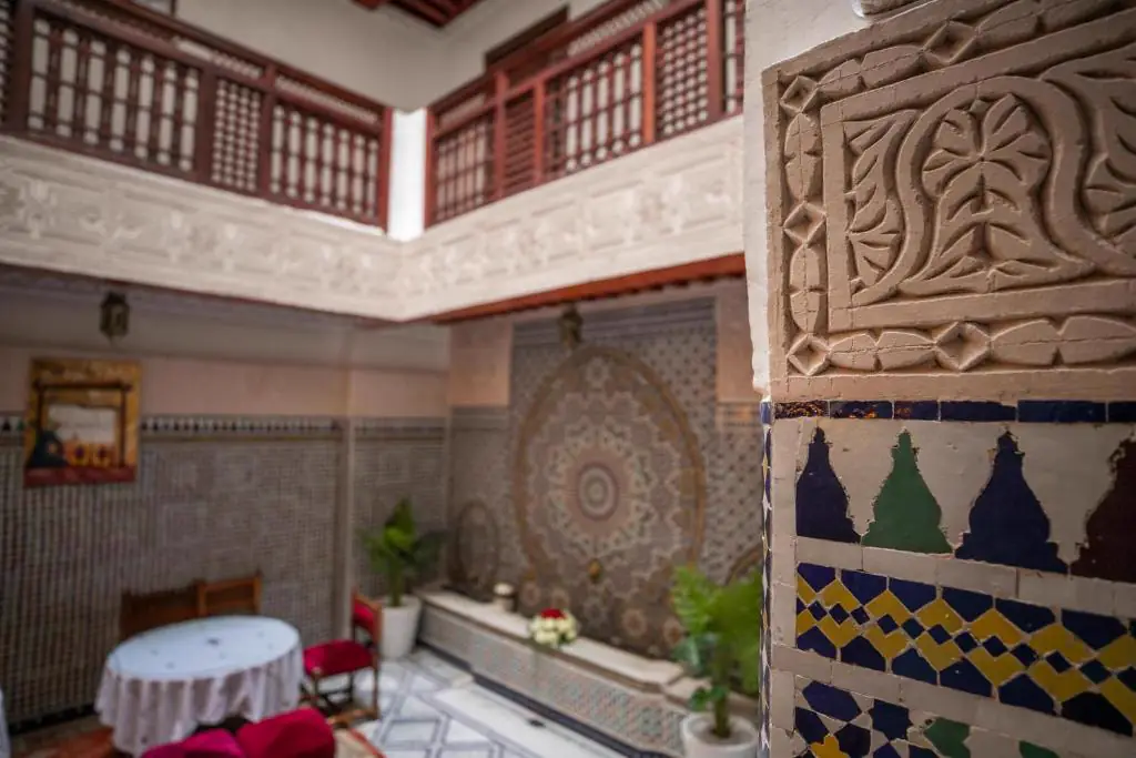 Patio du Riad Anis Fes au coucher du soleil