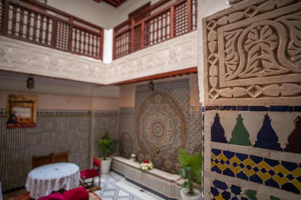Patio du Riad Anis Fes au coucher du soleil